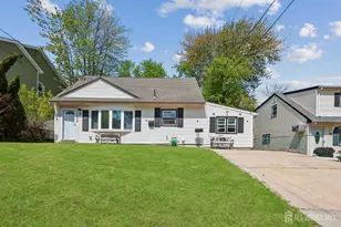 41 Pinetree Dr, Sayreville, NJ 08859 - Photo 1