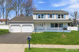 7 Oberlin Ct, Edison, NJ 08820 - Photo 1