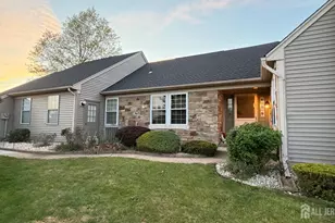 3 William Penn Ct, Monroe Township, NJ 08831 - Photo 1