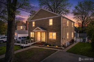 32 Robins Pl, Metuchen, NJ 08840 - Photo 1
