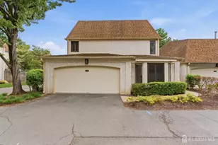 76 Carriage Pl, Edison, NJ 08820 - Photo 1