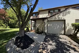 9 Hoffman Ct, East Brunswick Township, NJ 08816 - Photo 1