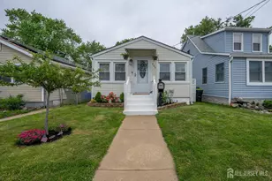 284 Shoreland Cir, Old Bridge Township, NJ 08879 - Photo 1