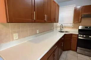 423 Augustine Pl, Perth Amboy, NJ 08861 - Photo 1