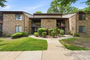 162 Cross Slope Ct, Manalapan Township, NJ 07726 - Photo 1