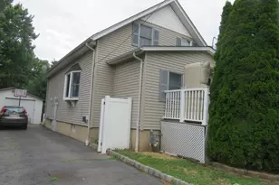 12 Tonlyn Pl, Sewaren, NJ 07077 - Photo 1
