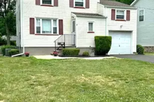 220 Penfield Pl, Dunellen, NJ 08812 - Photo 1