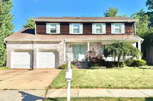 722 S Middlesex Ave, Colonia, NJ 07067 - Photo 1