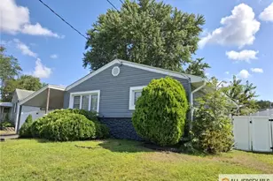 38 Hemlock Dr, Sayreville, NJ 08859 - Photo 1