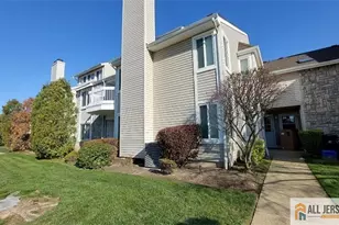 45 Farnham Square, Sayreville, NJ 08872 - Photo 1