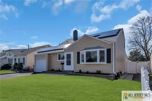 95 McKinley Ave, Colonia, NJ 07067 - Photo 1