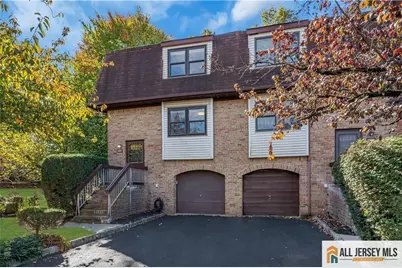 2601 N Oaks Boulevard, North Brunswick Township, NJ 08902 - Photo 1