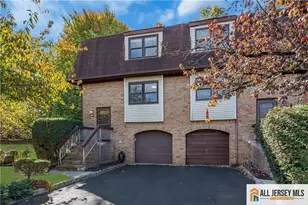 2601 N Oaks Blvd, North Brunswick Township, NJ 08902 - Photo 1