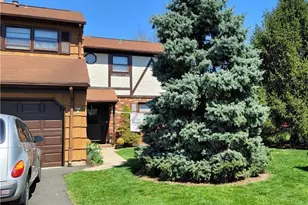 7 Cheltenham Pl, Sayreville, NJ 08872 - Photo 1