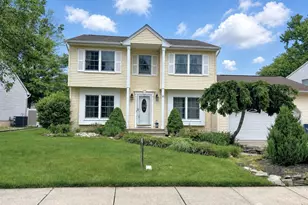 15 Lynn Ct, North Brunswick Township, NJ 08902 - Photo 1