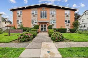 14 Hazard Pl, Elizabeth, NJ 07208 - Photo 1
