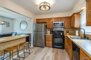 7 Sherbone Pl, Sayreville, NJ 08872 - Photo 9