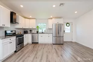 296 Oak St, Sayreville, NJ 08879 - Photo 9