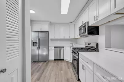 127 Berkshire Court, Piscataway Township, NJ 08843 - Photo 9