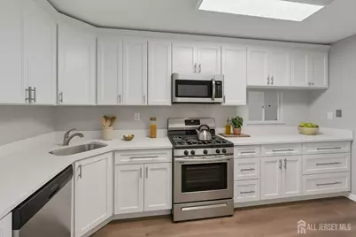 127 Berkshire Court, Piscataway Township, NJ 08843 - Photo 11