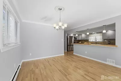 21 Lincoln Parkway, Bayonne, NJ 07002 - Photo 5