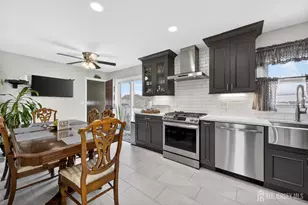 14 Sunnyside Dr, Carteret, NJ 07008 - Photo 11