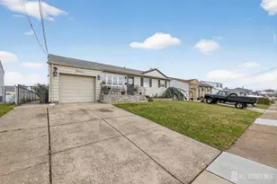 14 Sunnyside Dr, Carteret, NJ 07008 - Photo 3