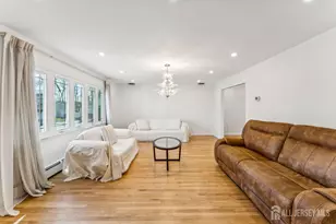 8 Periwinkle Pl, Colonia, NJ 07067 - Photo 9