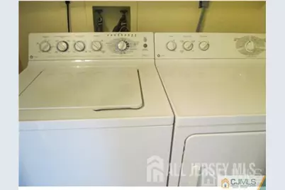 1406 Woodbridge Commons Way, Iselin, NJ 08830 - Photo 11