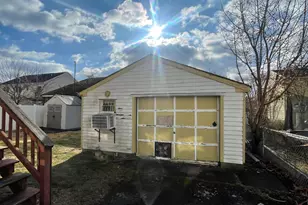 226 Wellington Pl, Edison, NJ 08817 - Photo 3