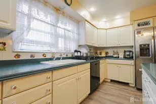 675 Yarborough Way, Monroe Township, NJ 08831 - Photo 19