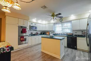 675 Yarborough Way, Monroe Township, NJ 08831 - Photo 17