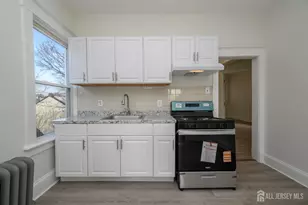 377 Delavan St, New Brunswick, NJ 08901 - Photo 11