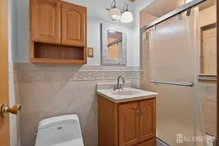 30 Iroquois Dr, Sayreville, NJ 08859 - Photo 19