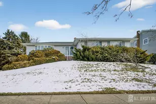 30 Iroquois Dr, Sayreville, NJ 08859 - Photo 3