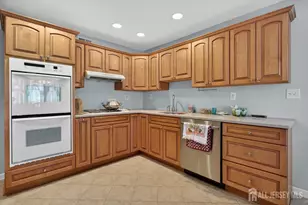 30 Iroquois Dr, Sayreville, NJ 08859 - Photo 13