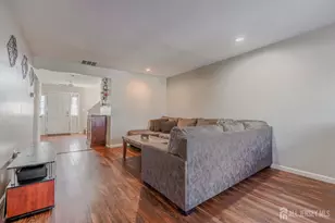 33 Vandeventer Ct, Sayreville, NJ 08872 - Photo 5