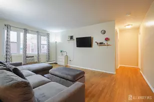 72 Fox Rd, Edison, NJ 08817 - Photo 9