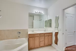 2822 Edward Stec Blvd, Edison, NJ 08837 - Photo 19