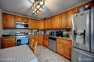 22 Borell Square, Sayreville, NJ 08859 - Photo 11