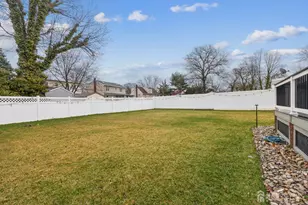 32 Tanglewood Ln, Colonia, NJ 07067 - Photo 17