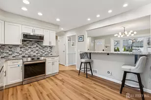 32 Tanglewood Ln, Colonia, NJ 07067 - Photo 5