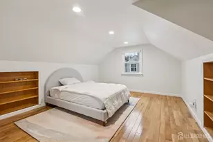 32 Tanglewood Ln, Colonia, NJ 07067 - Photo 11