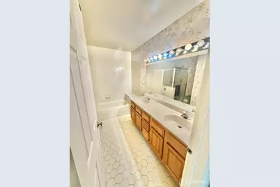 8 Ingram Drive #D, Monroe Township, NJ 08831 - Photo 17