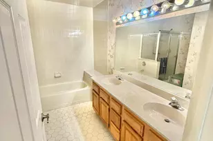 8 Ingram Dr, Monroe Township, NJ 08831 - Photo 17