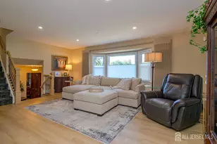 38 Holly Dr, Sayreville, NJ 08859 - Photo 9