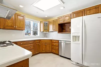 131 Walnut Avenue, Clark Township, NJ 07066 - Photo 17