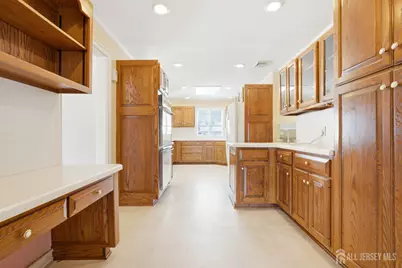 131 Walnut Avenue, Clark Township, NJ 07066 - Photo 11