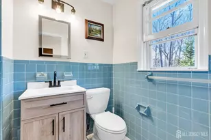 8 Queens Pl, Old Bridge Township, NJ 08857 - Photo 39