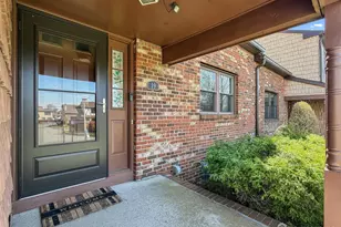 19 Wellington Ct, Sayreville, NJ 08872 - Photo 3